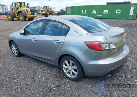 2011 Mazda Mazda3 I Touring z USA, uszkodzony, nr VIN JM1BL1VG8B1407699